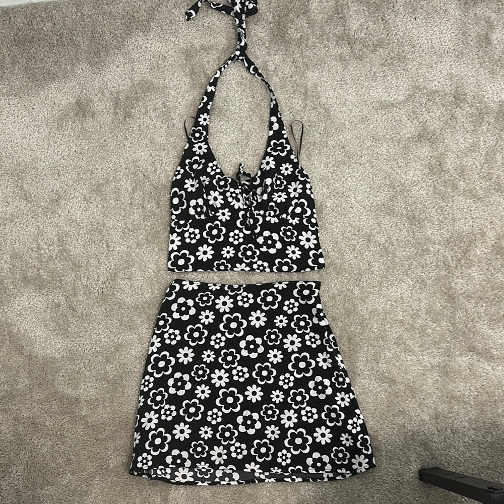 Hollister Black and White A-Line Mini Skirt Set